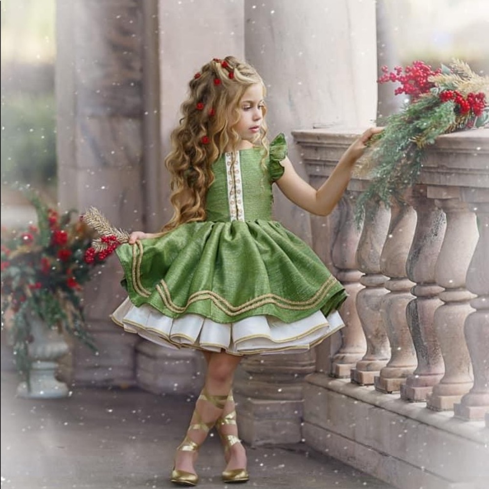 Gleam in the Light (in green)